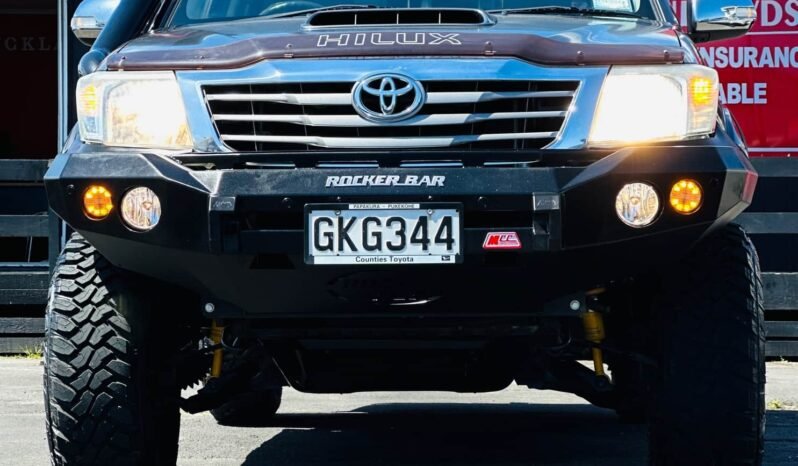 
								2012 Toyota Hilux SR5 full									