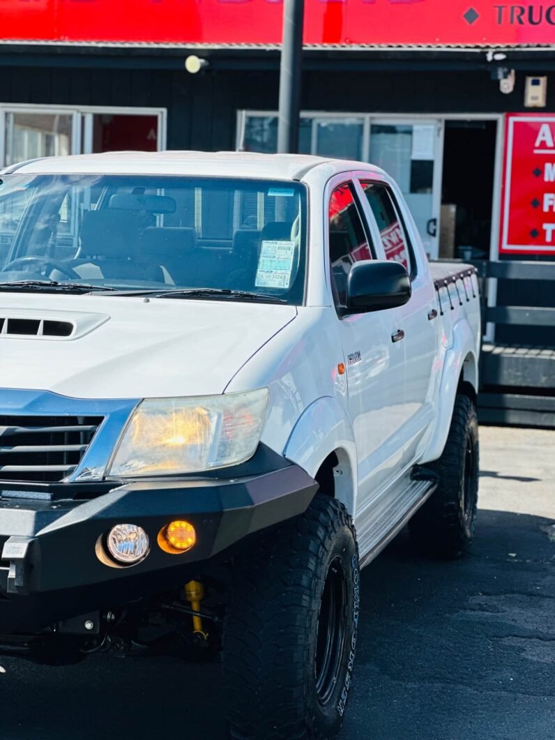 
								2012 Toyota Hilux full									