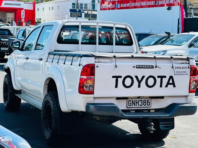 
								2012 Toyota Hilux full									