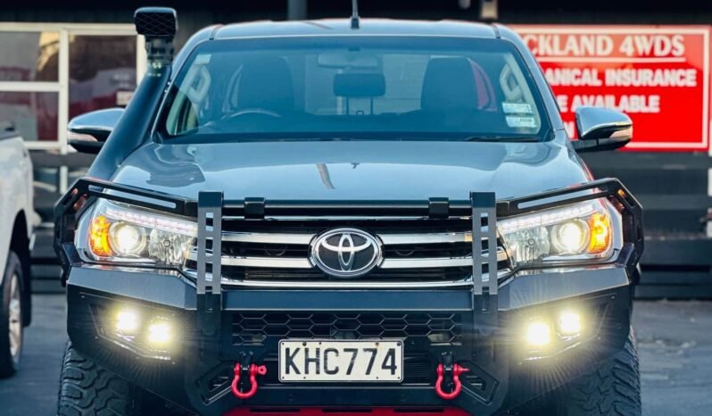 
								2017 Toyota Hilux SR5 full									