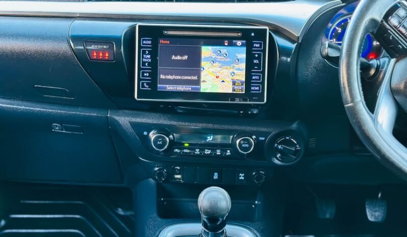 
								2017 Toyota Hilux SR5 full									