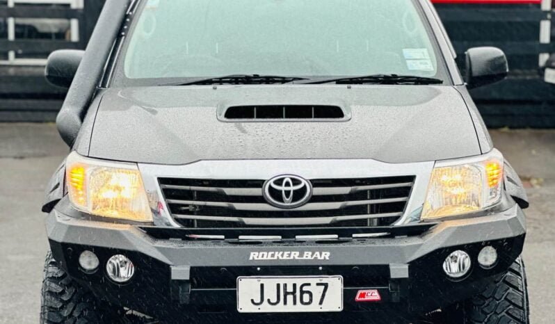 
								2015 Toyota Hilux SR full									