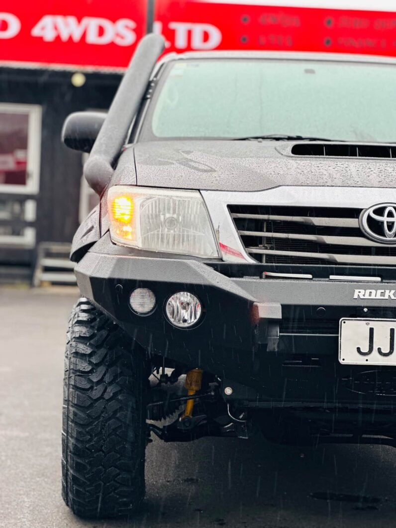 
								2015 Toyota Hilux SR full									