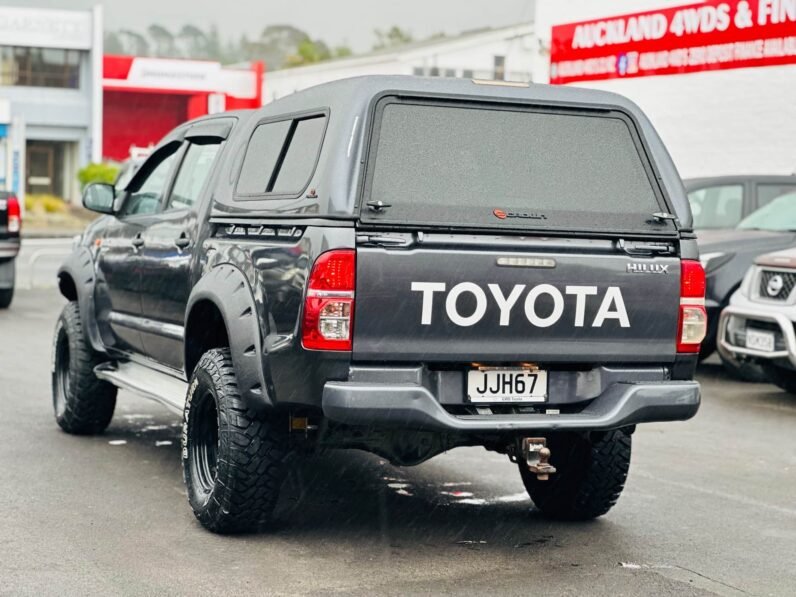 
								2015 Toyota Hilux SR full									