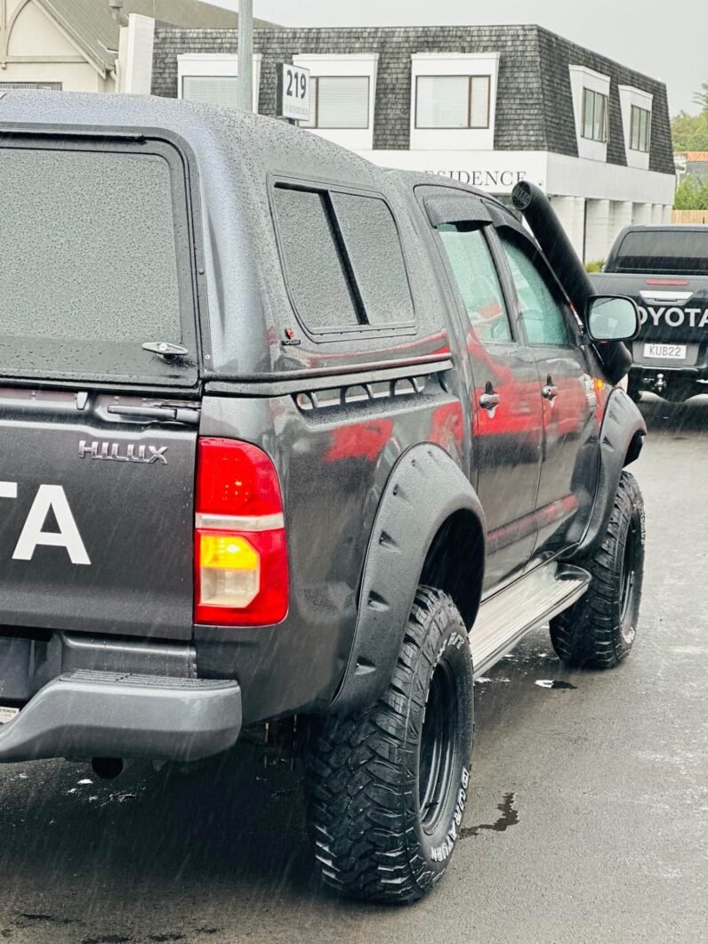 
								2015 Toyota Hilux SR full									