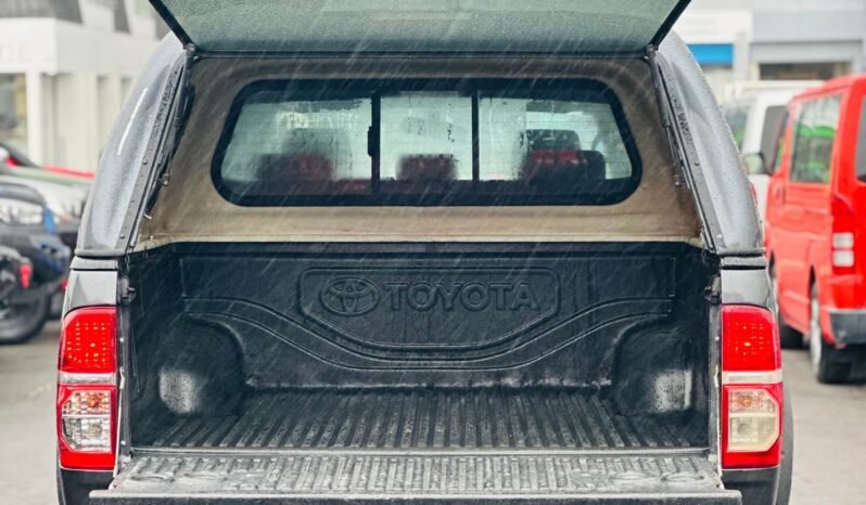 
								2015 Toyota Hilux SR full									