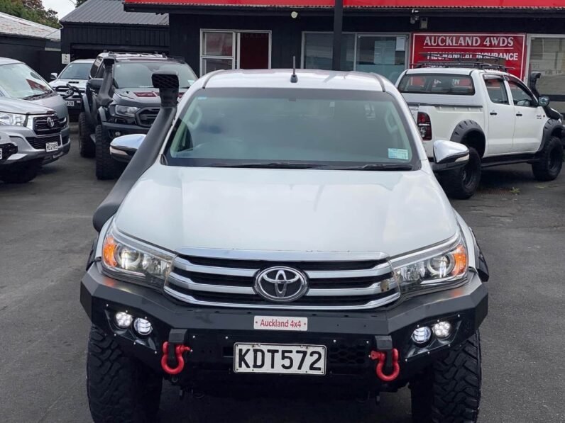 
								2016 Toyota Hilux full									
