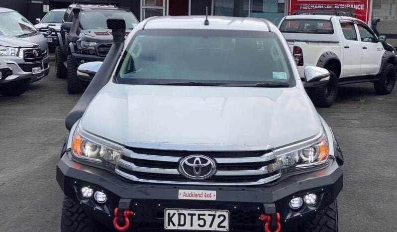 
								2016 Toyota Hilux full									