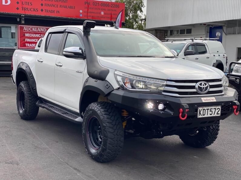 
								2016 Toyota Hilux full									