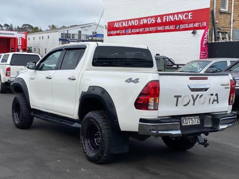 
								2016 Toyota Hilux full									