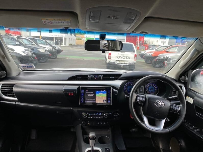 
								2016 Toyota Hilux full									