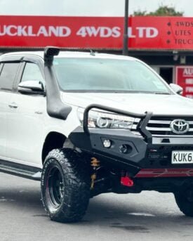 2017 Toyota Hilux SR5