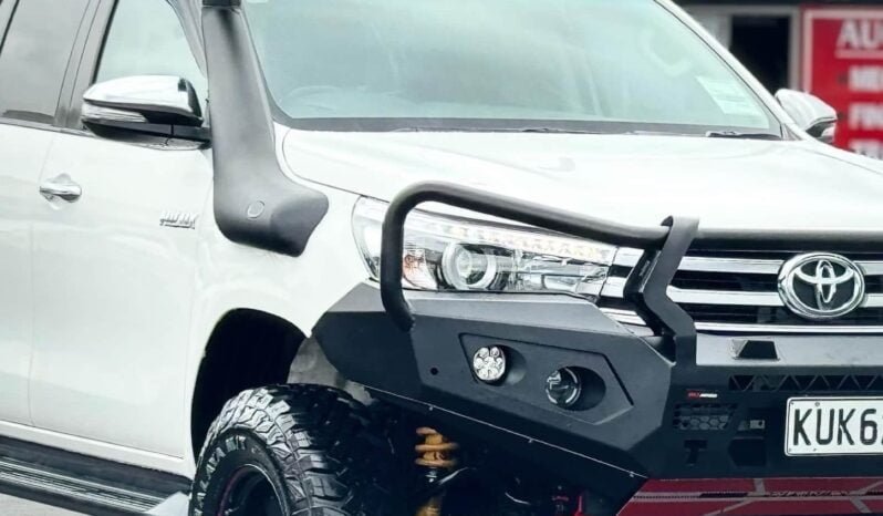 
								2017 Toyota Hilux SR5 full									