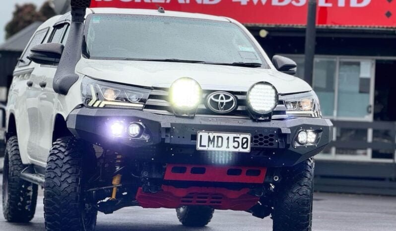
								2018 Toyota Hilux full									