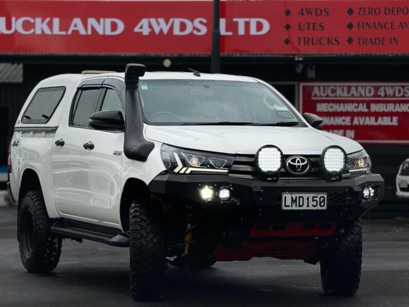 
								2018 Toyota Hilux full									