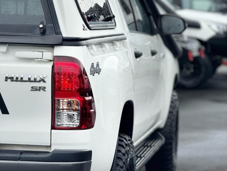 
								2018 Toyota Hilux full									