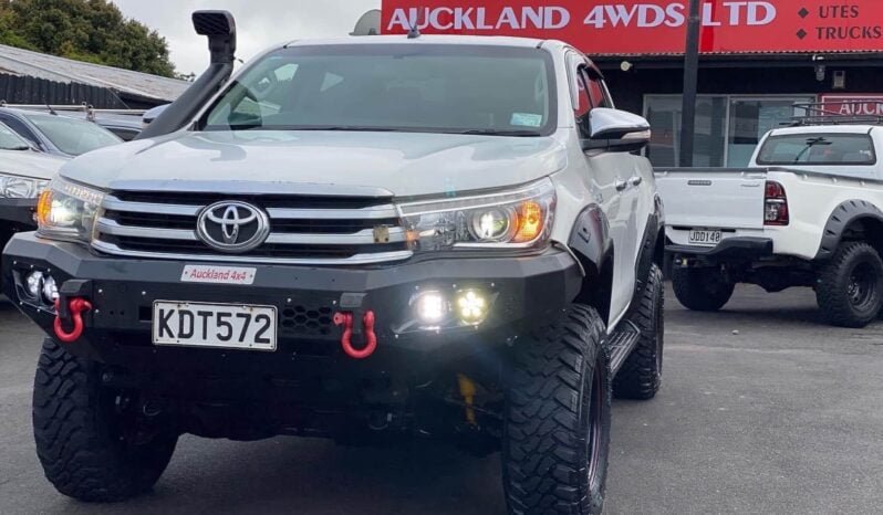 
								2016 Toyota Hilux full									