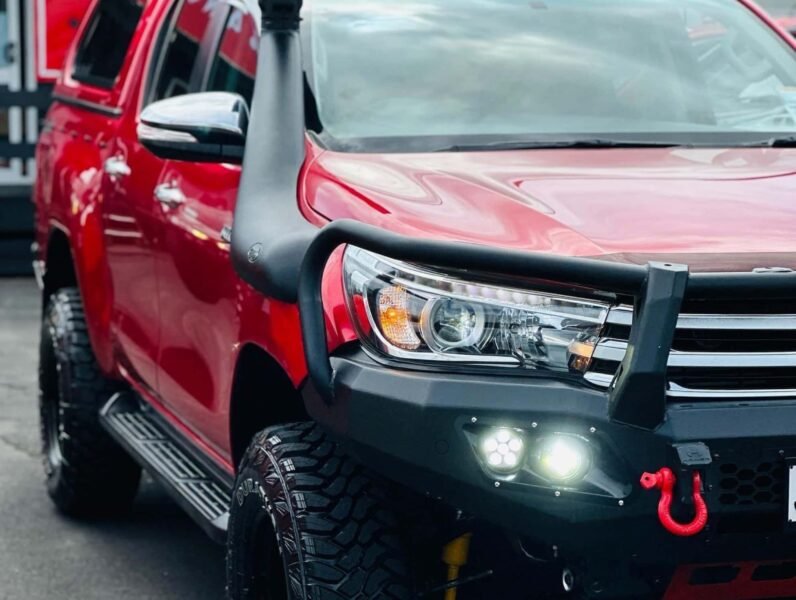 
								2016 Toyota Hilux full									