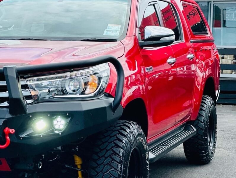 
								2016 Toyota Hilux full									