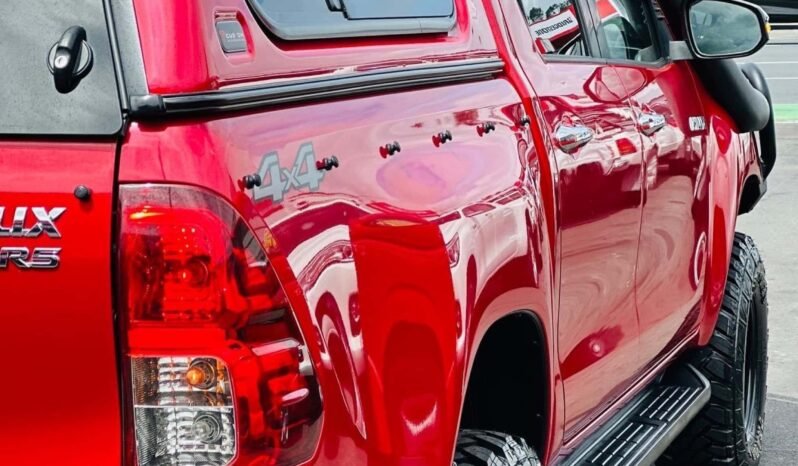 
								2016 Toyota Hilux full									