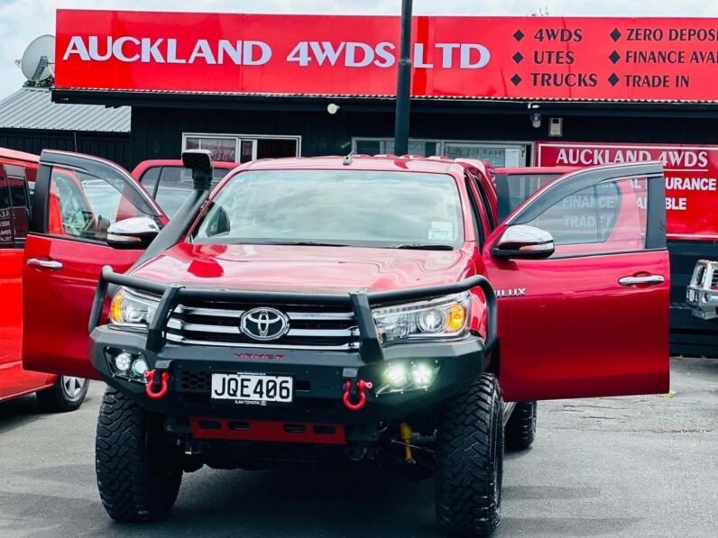 
								2016 Toyota Hilux full									