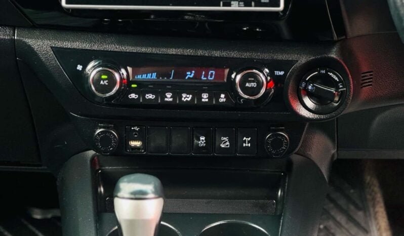 
								2016 Toyota Hilux full									