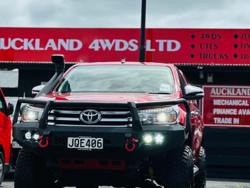 
								2016 Toyota Hilux full									