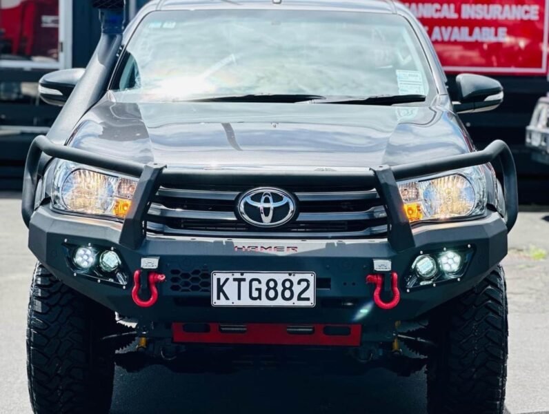 
								2017 Toyota Hilux full									