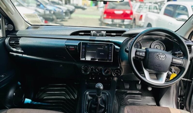 
								2017 Toyota Hilux full									