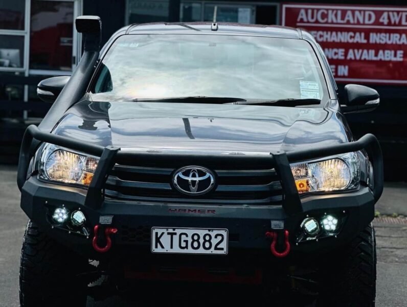 
								2017 Toyota Hilux full									