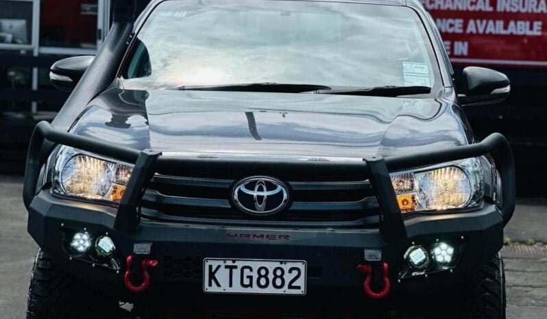 
								2017 Toyota Hilux full									