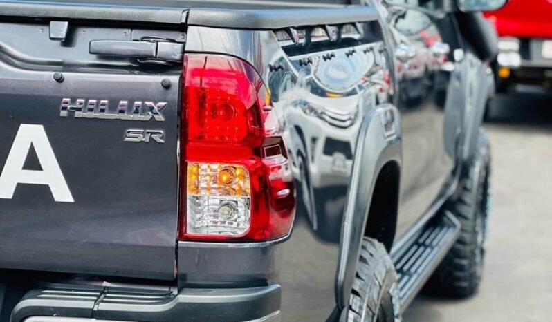 
								2017 Toyota Hilux full									