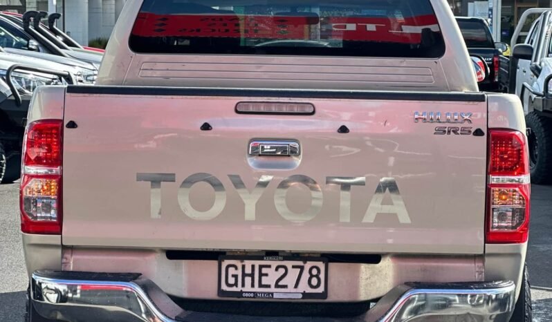 
								2012 Toyota Hilux SR5 full									