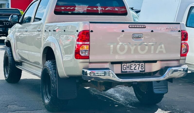 
								2012 Toyota Hilux SR5 full									