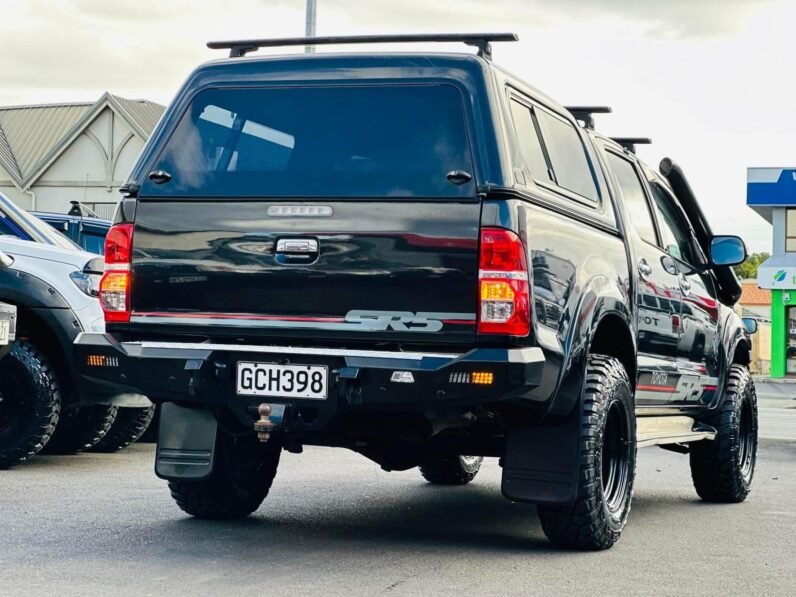 
								2011 Toyota Hilux SR5 full									