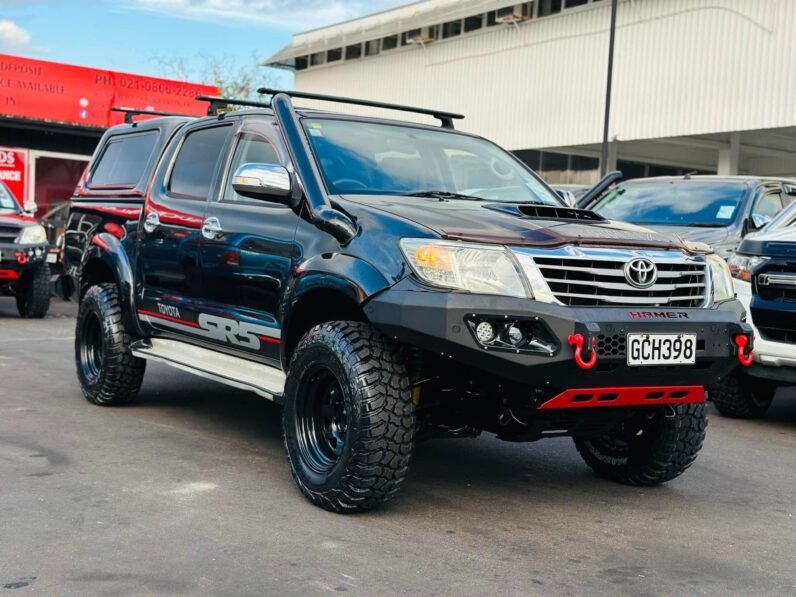 
								2011 Toyota Hilux SR5 full									