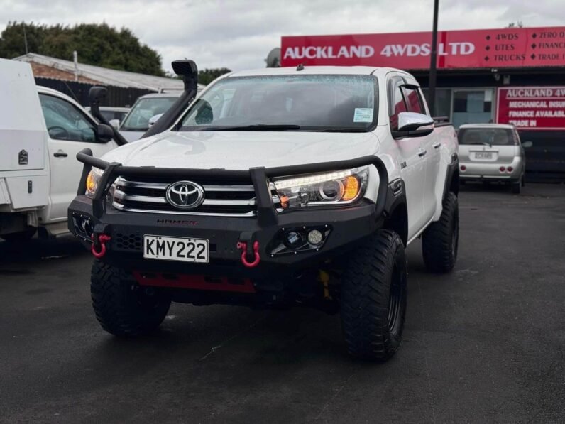 
								2017 Toyota Hilux ,SR5 full									