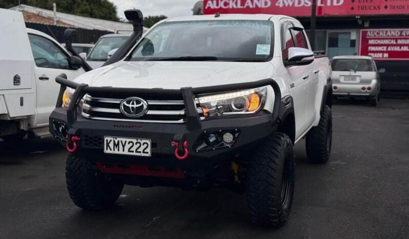
								2017 Toyota Hilux ,SR5 full									