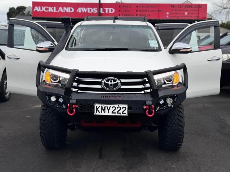 
								2017 Toyota Hilux ,SR5 full									