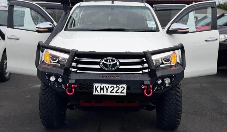 
								2017 Toyota Hilux ,SR5 full									