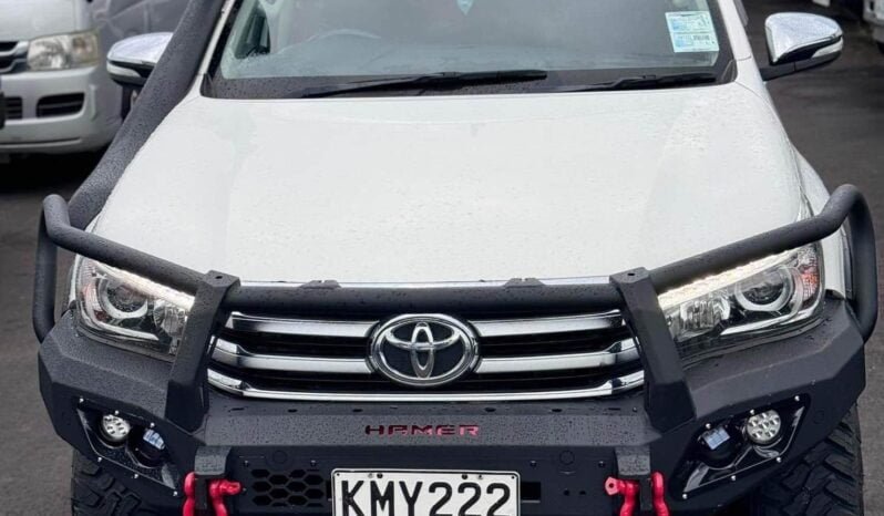 
								2017 Toyota Hilux ,SR5 full									
