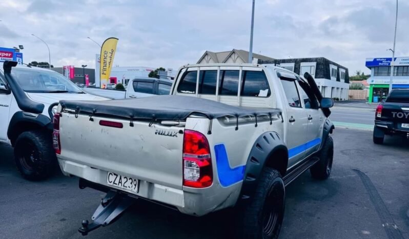 
								Toyota Hilux 2005 SR5 full									