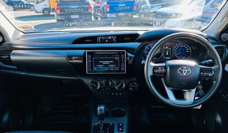 
								2019 Toyota Hilux SR full									