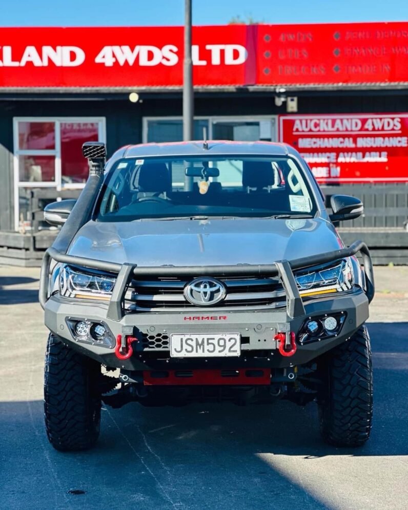 
								2016 Toyota Hilux SR full									