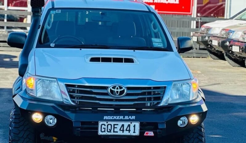 
								2012 Toyota Hilux SR full									