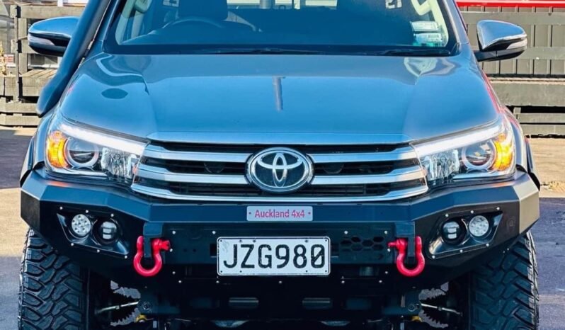 
								2016 Toyota Hilux SR5 full									