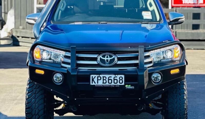 
								2017 Toyota Hilux SR5 full									