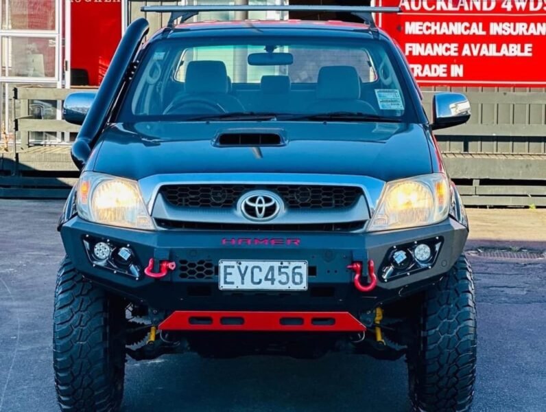 
								2009 Toyota Hilux SR5 full									