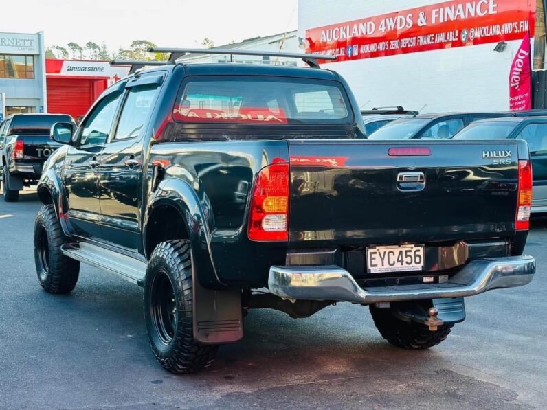 
								2009 Toyota Hilux SR5 full									