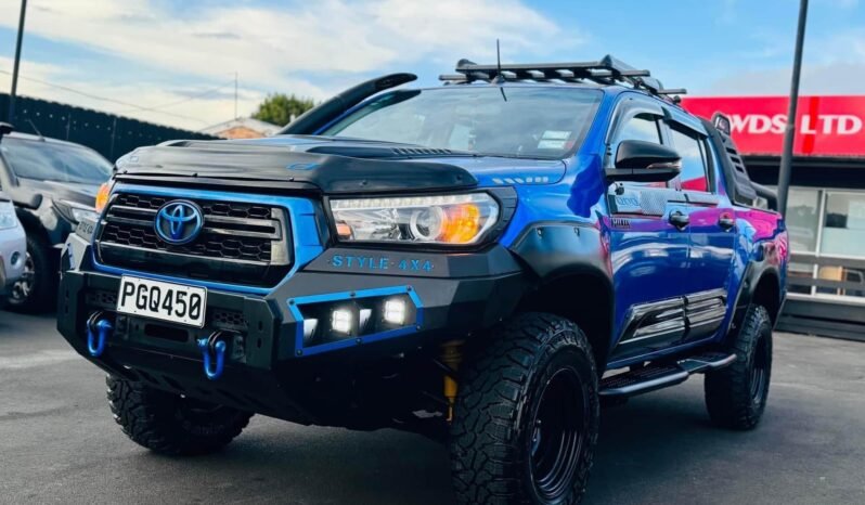 
								2018 Toyota Hilux SR5 full									